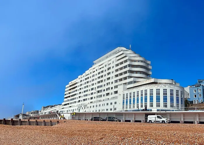 Seascape - 2 Bedroom Flat With Panoramic Sea Views
