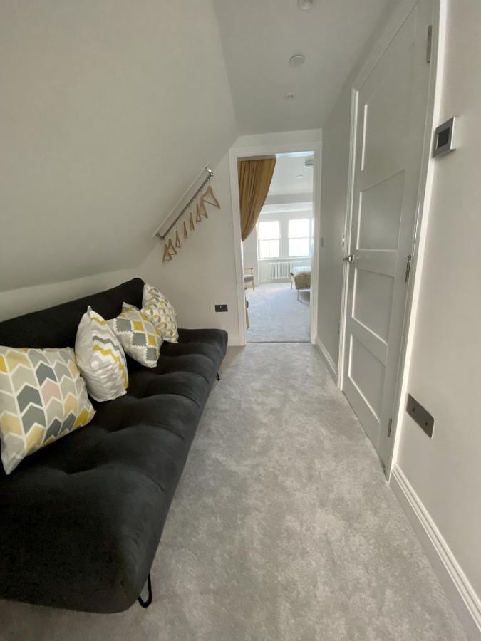 Seascape - 2 Bedroom Flat With Panoramic Sea Views * Hollington (East Sussex)